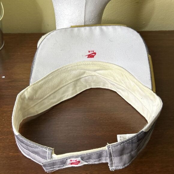 Nike Visor Hat Cap Strapback White/Gray With‎ Red Logo Golfer/Tennis Adult - Picture 5 of 6
